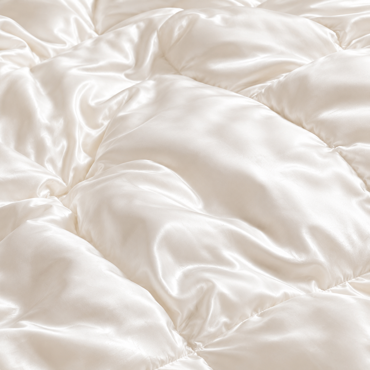 Silk-Filled Quilt - Gentle on Skin